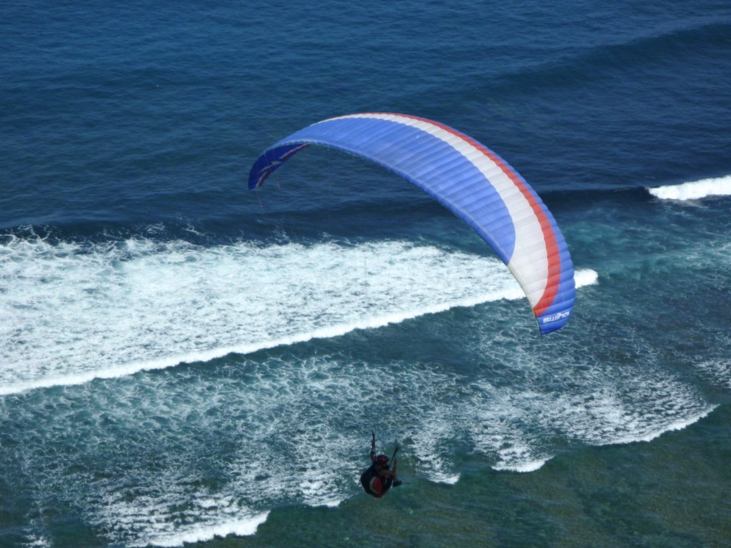 indonesia-paragliding-556.jpg