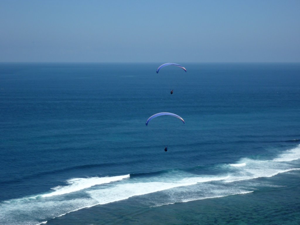 indonesia-paragliding-555.jpg
