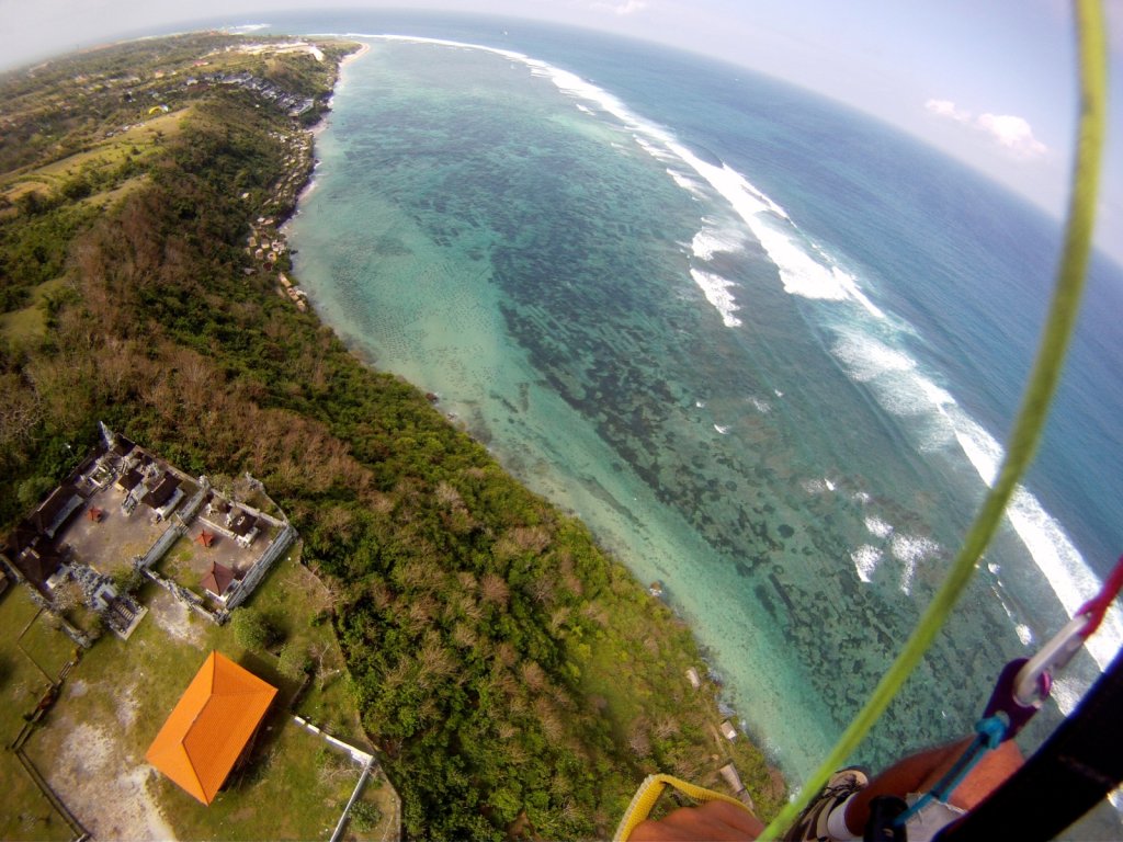 indonesia-paragliding-518.jpg