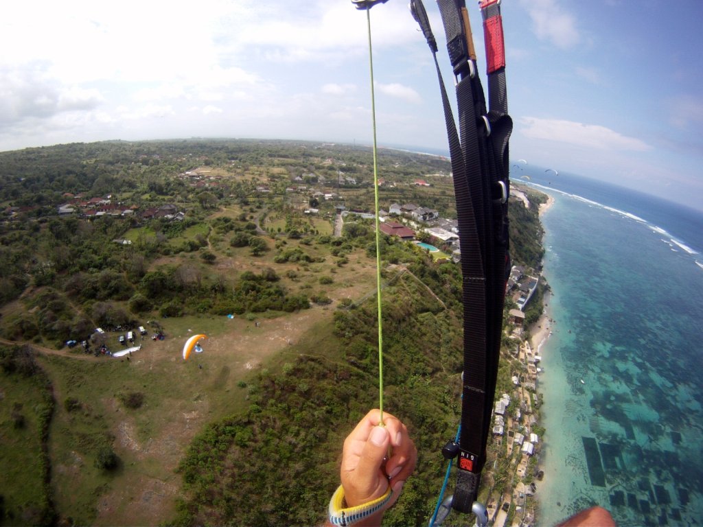 indonesia-paragliding-516.jpg