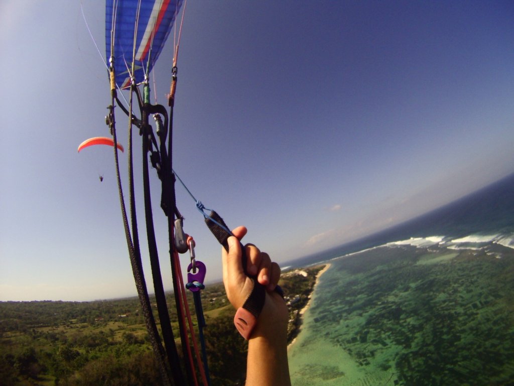 indonesia-paragliding-510.jpg
