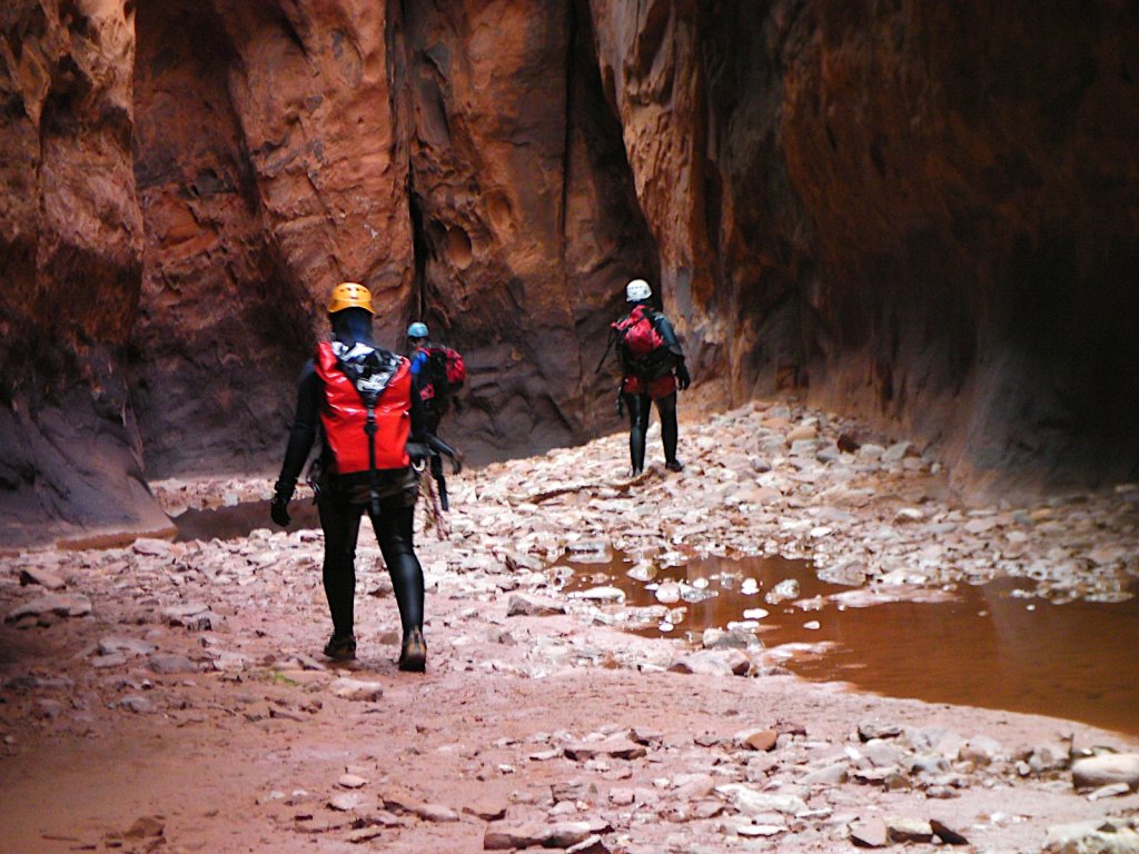 escalante-canyoneering-2009-074.jpg
