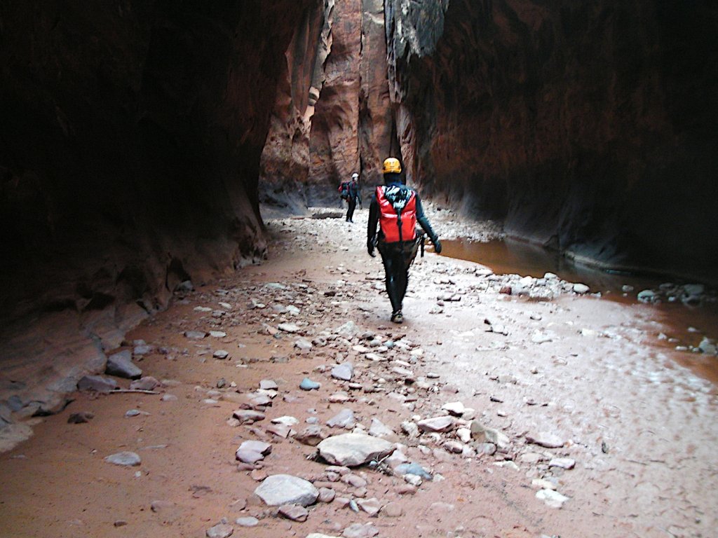escalante-canyoneering-2009-073.jpg